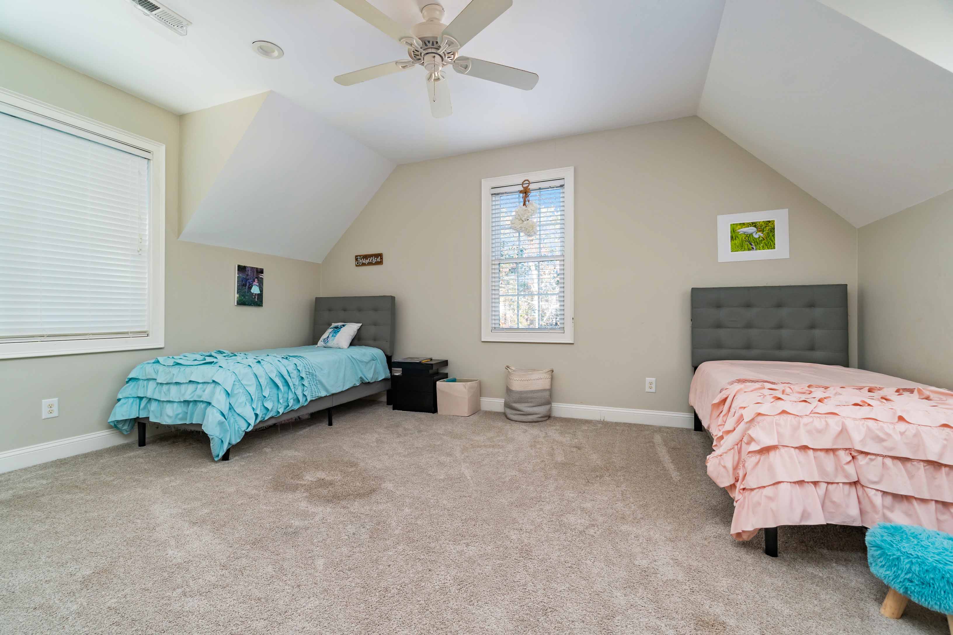 Oriental, North Carolina, 28571, United States, 3 Bedrooms Bedrooms, ,3 BathroomsBathrooms,Residential,For Sale,1981192