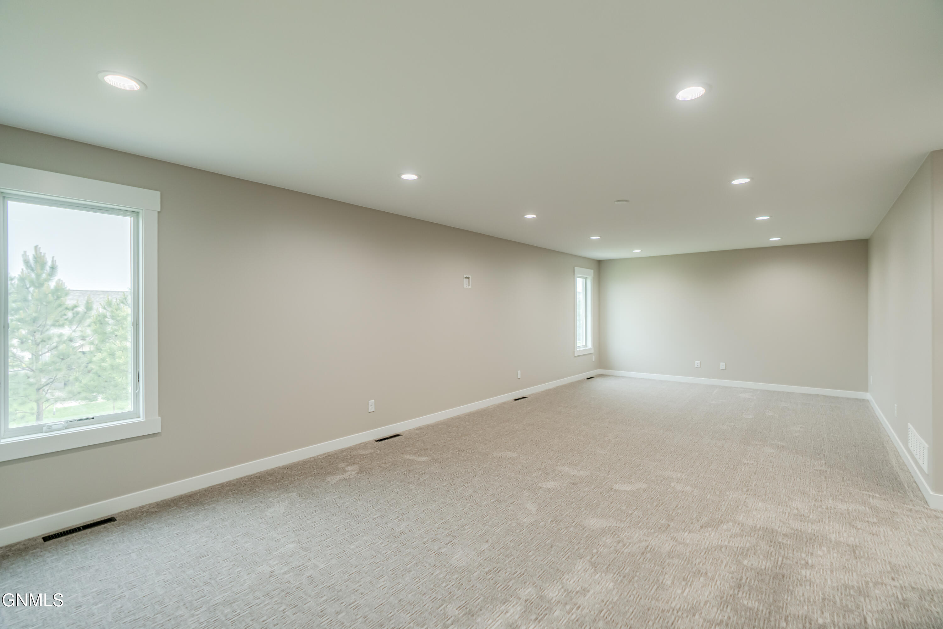 Bismarck, North Dakota, 58504, United States, 3 Bedrooms Bedrooms, ,3 BathroomsBathrooms,Residential,For Sale,1938012
