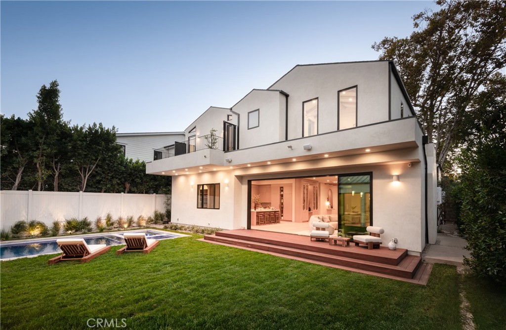 Sherman Oaks, California, 91423, United States, 6 Bedrooms Bedrooms, ,7 BathroomsBathrooms,Residential,For Sale,1990929