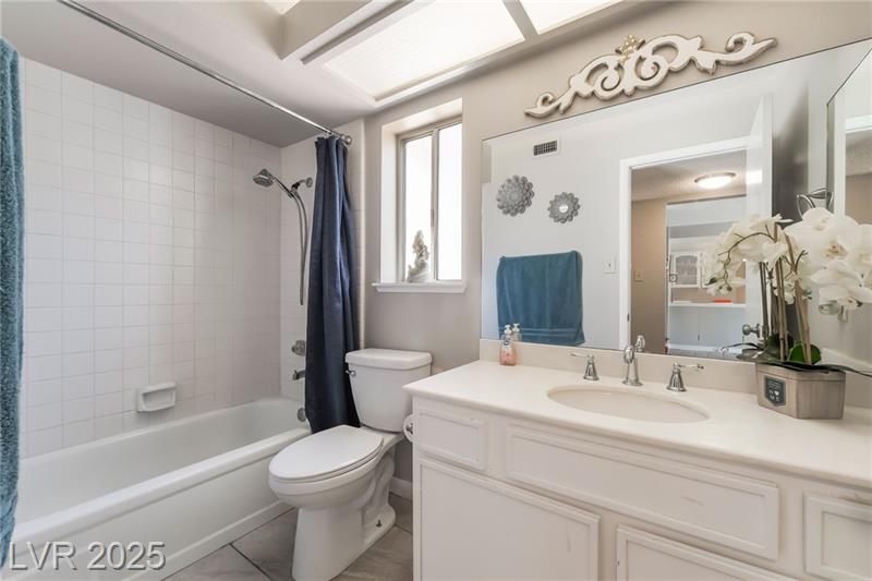 Henderson, Nevada, 89014, United States, 4 Bedrooms Bedrooms, ,2 BathroomsBathrooms,Residential,For Sale,1977160