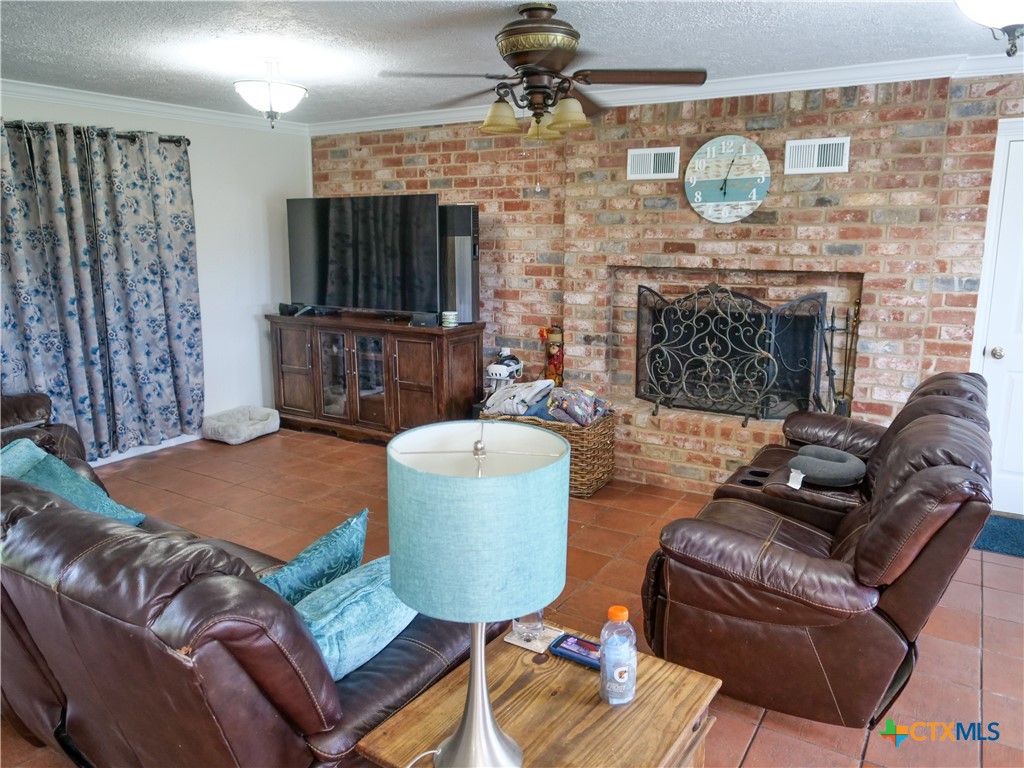 6072 County Road 122, Hallettsville, Texas, 77964, United States, 4 Bedrooms Bedrooms, ,2 BathroomsBathrooms,Residential,For Sale,6072 County Road 122,1589368