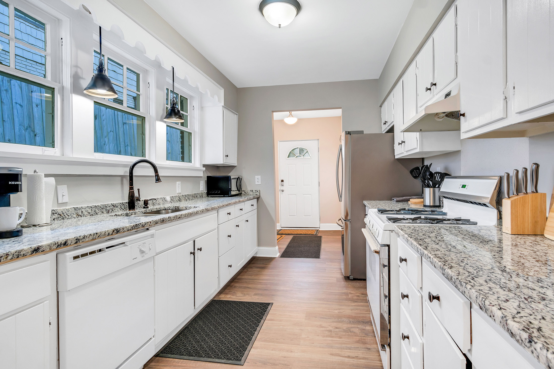  Beautifully Renovated Bungalow Perched above Orme Park in Virginia-Highland - 物件實景