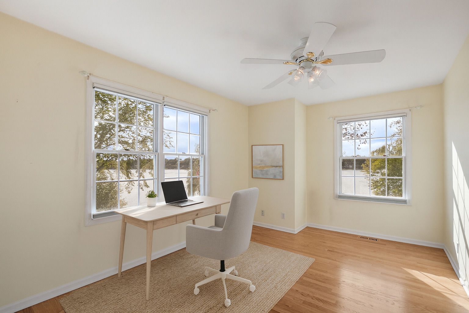 Grayslake, Illinois, 60030, United States, 4 Bedrooms Bedrooms, ,3 BathroomsBathrooms,Residential,For Sale,1992794