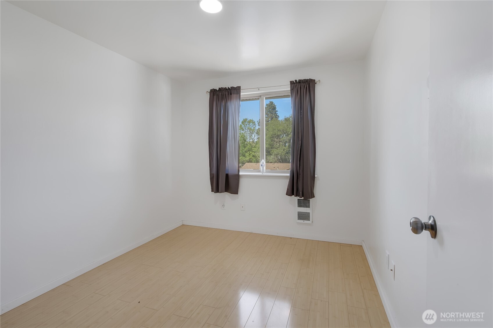 Tacoma, Washington, 98404, United States, 3 Bedrooms Bedrooms, ,1 BathroomBathrooms,Residential,For Sale,1881483