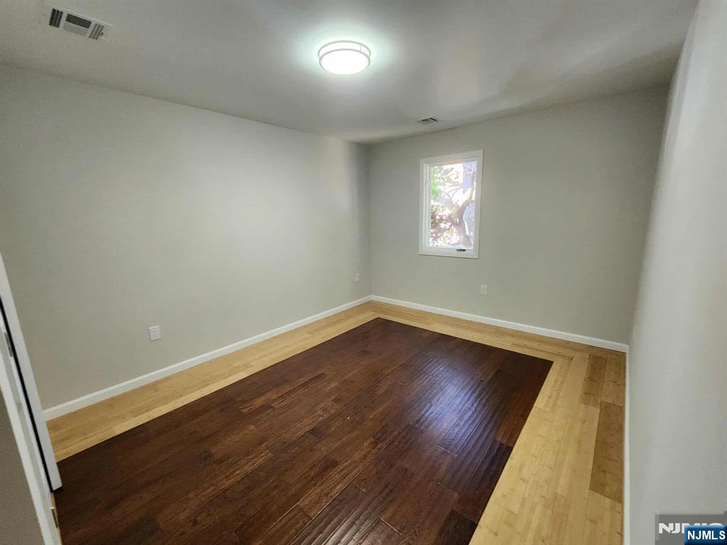 Passaic, New Jersey, 07055, United States, 5 Bedrooms Bedrooms, ,2 BathroomsBathrooms,Residential,For Sale,1975134