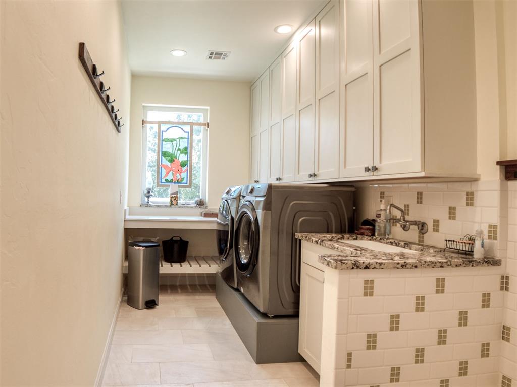 Tecumseh, Oklahoma, 74873, United States, 3 Bedrooms Bedrooms, ,3 BathroomsBathrooms,Residential,For Sale,1976601