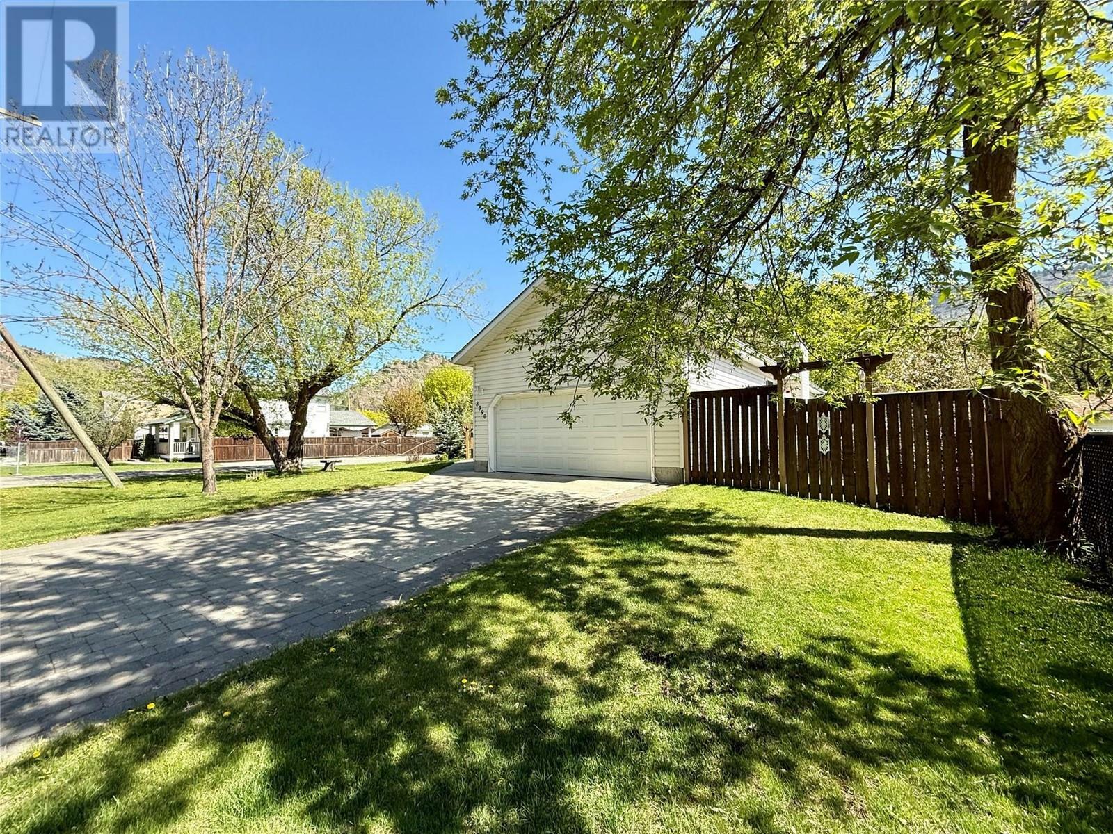 GRAND FORKS, British Columbia, V0H 1H0, CA, 5 Bedrooms Bedrooms, ,2 BathroomsBathrooms,Residential,For Sale,1837814