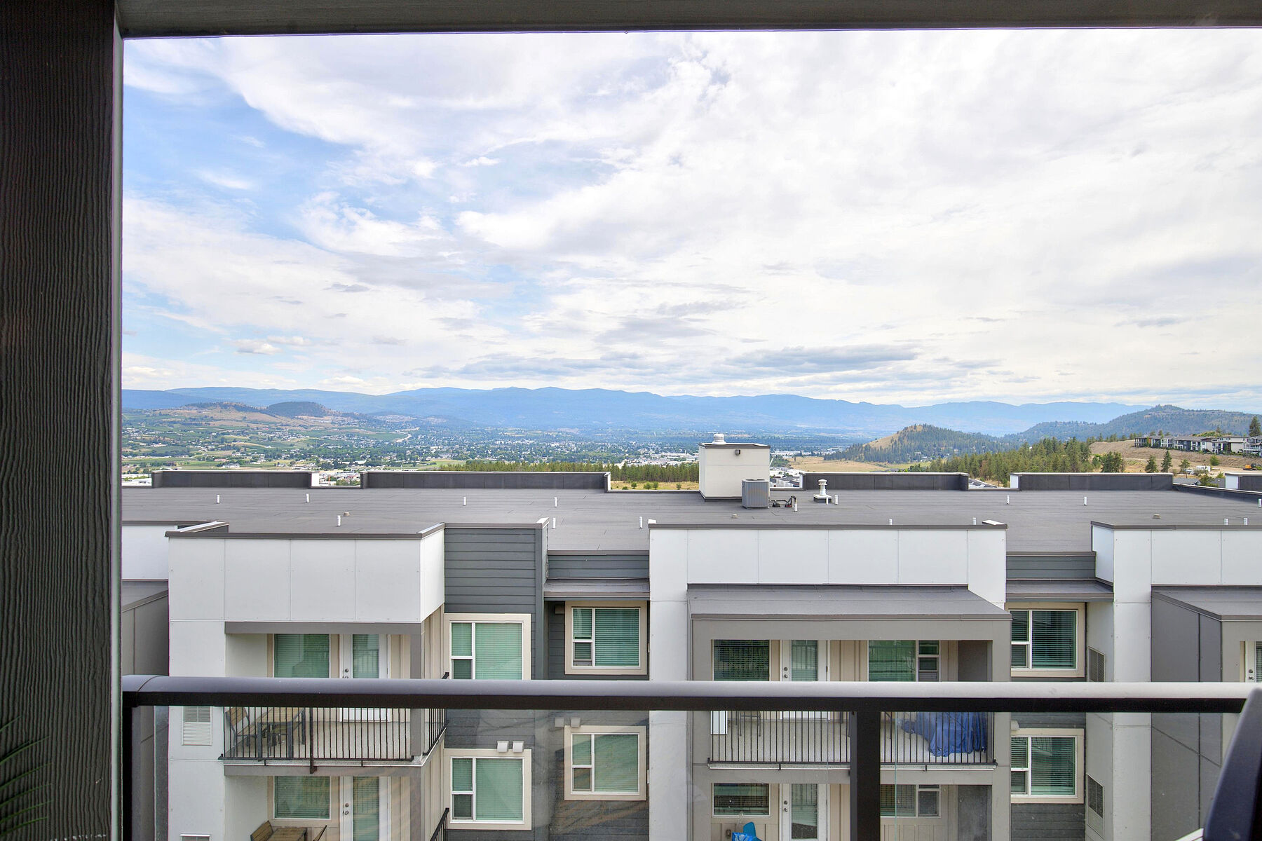  Stunning Corner Penthouse - 物件實景