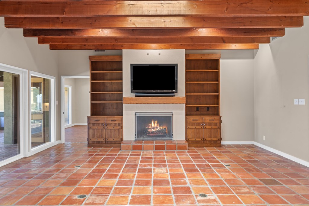 Kerrville, Texas, 78028, United States, 4 Bedrooms Bedrooms, ,5 BathroomsBathrooms,Residential,For Sale,1740072
