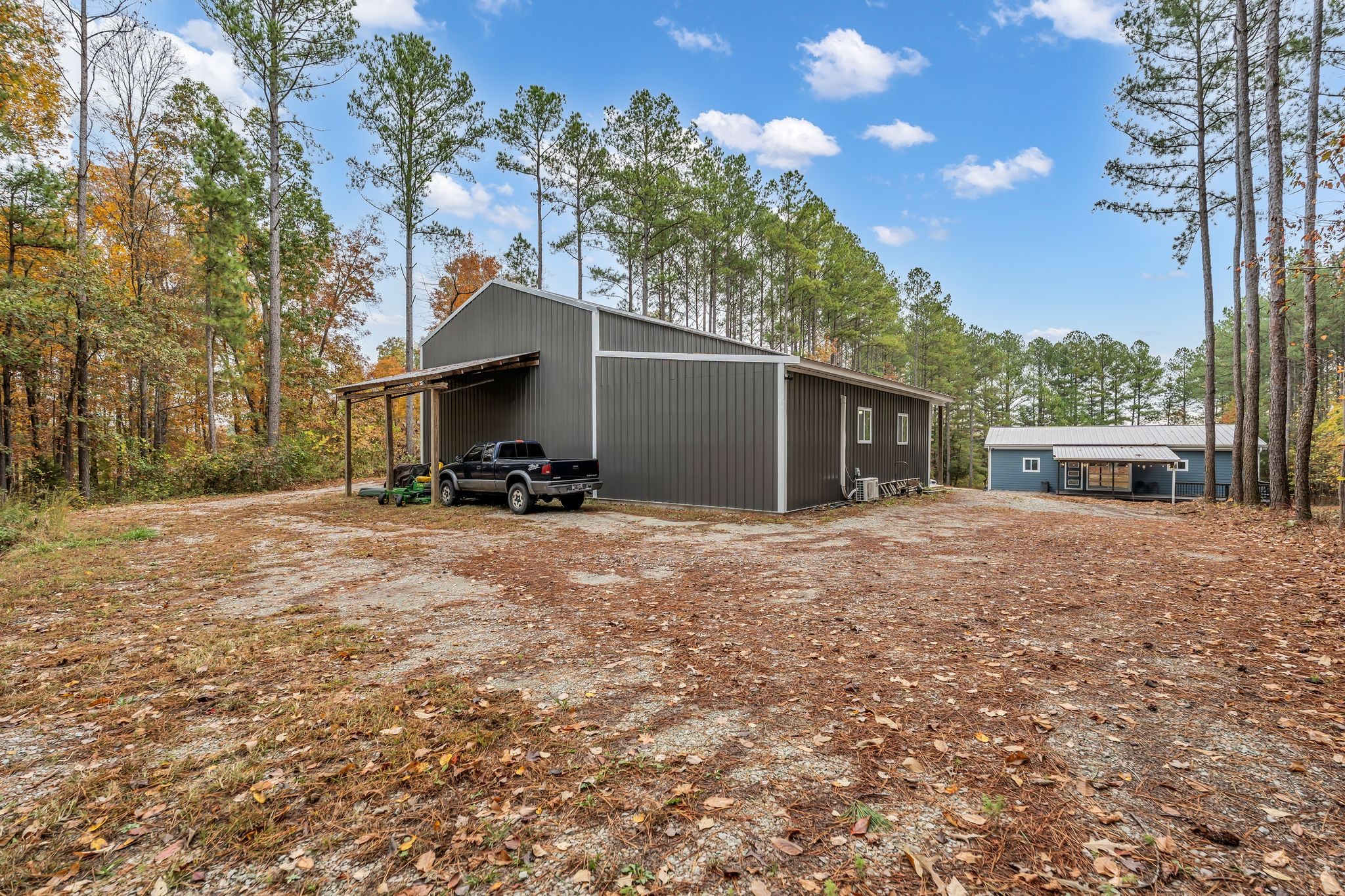 Lawrenceburg, Tennessee, 38464, United States, 3 Bedrooms Bedrooms, ,2 BathroomsBathrooms,Residential,For Sale,1988377