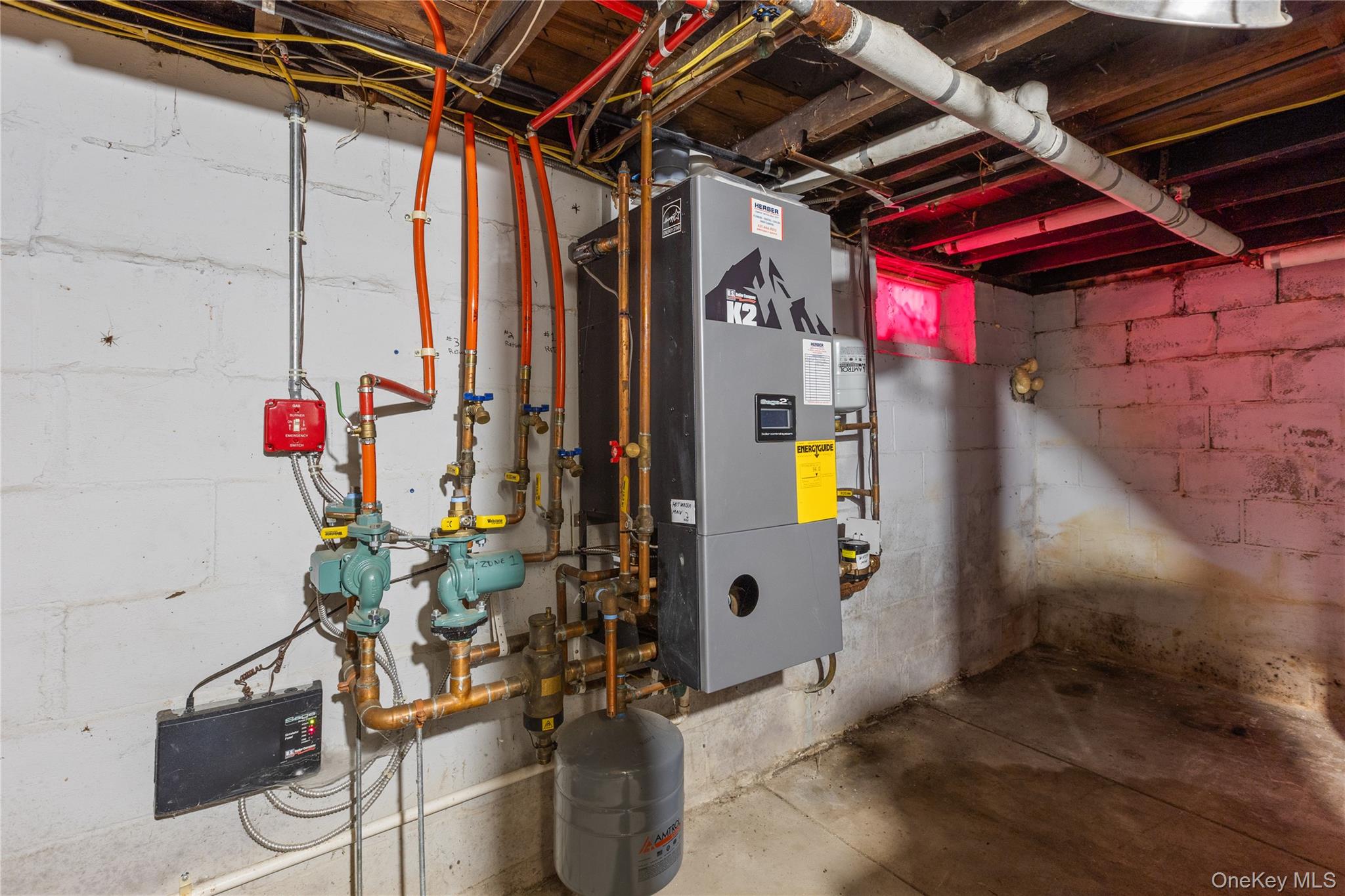 West Islip, New York, 11795, United States, 2 Bedrooms Bedrooms, ,1 BathroomBathrooms,Residential,For Sale,1994287