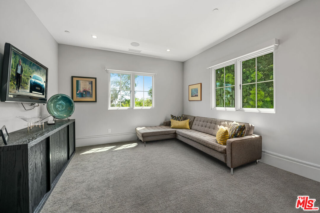 Los Angeles, California, 90077, United States, 5 Bedrooms Bedrooms, ,7 BathroomsBathrooms,Residential,For Sale,1768460