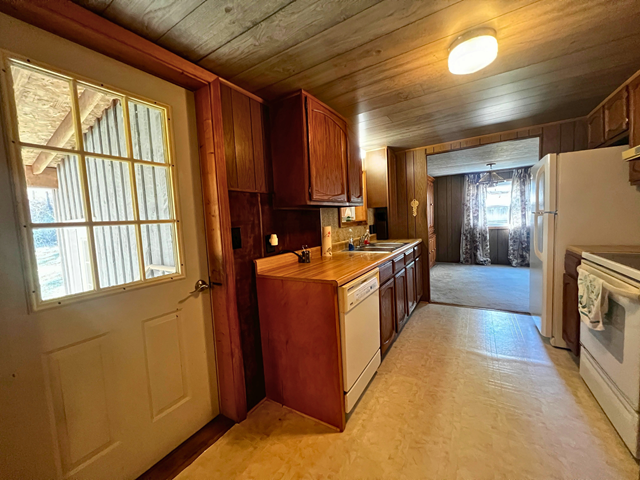 Greencastle, Indiana, 46135, United States, 3 Bedrooms Bedrooms, ,2 BathroomsBathrooms,Residential,For Sale,1988634