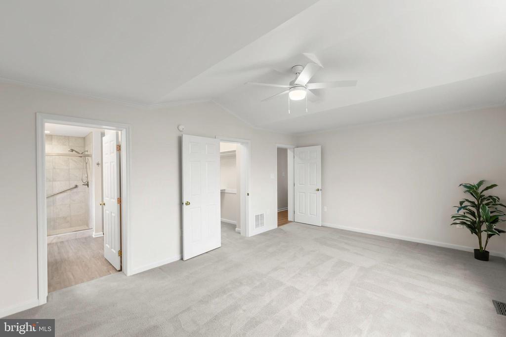 Strasburg, Virginia, 22657, United States, 2 Bedrooms Bedrooms, ,2 BathroomsBathrooms,Residential,For Sale,1996820