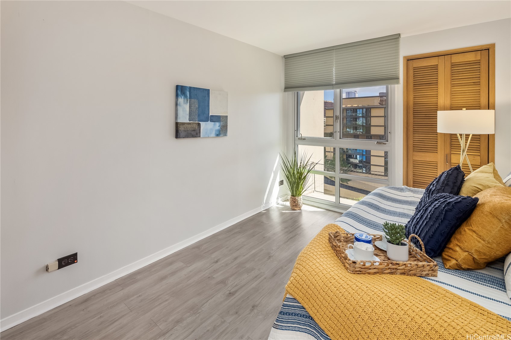 Honolulu, Hawaii, 96814, United States, 2 Bedrooms Bedrooms, ,2 BathroomsBathrooms,Residential,For Sale,1991351