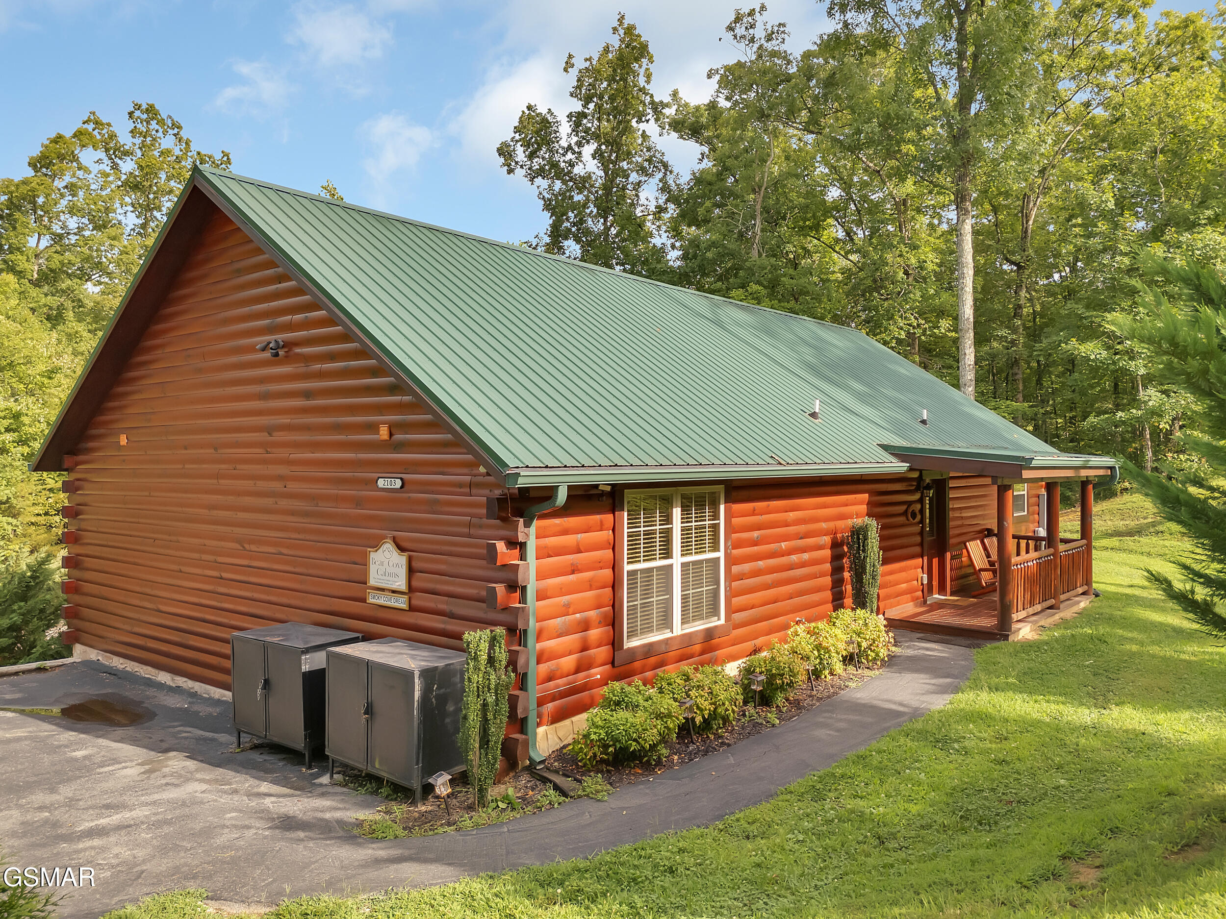Pigeon Forge, Tennessee, 37876, United States, 4 Bedrooms Bedrooms, ,4 BathroomsBathrooms,Residential,For Sale,1944632