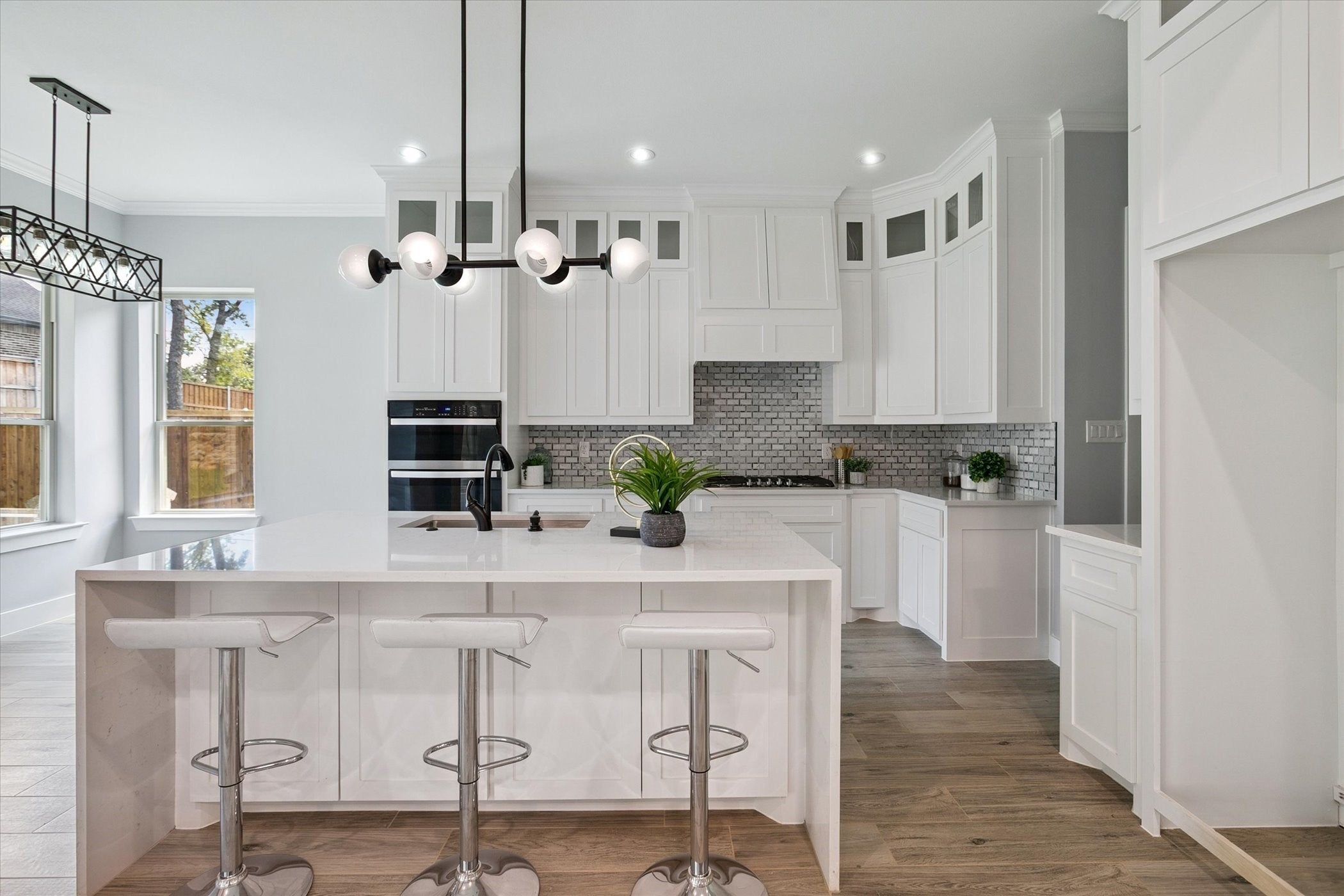 Arlington, Texas, 76012, United States, 4 Bedrooms Bedrooms, ,3 BathroomsBathrooms,Residential,For Sale,1974791