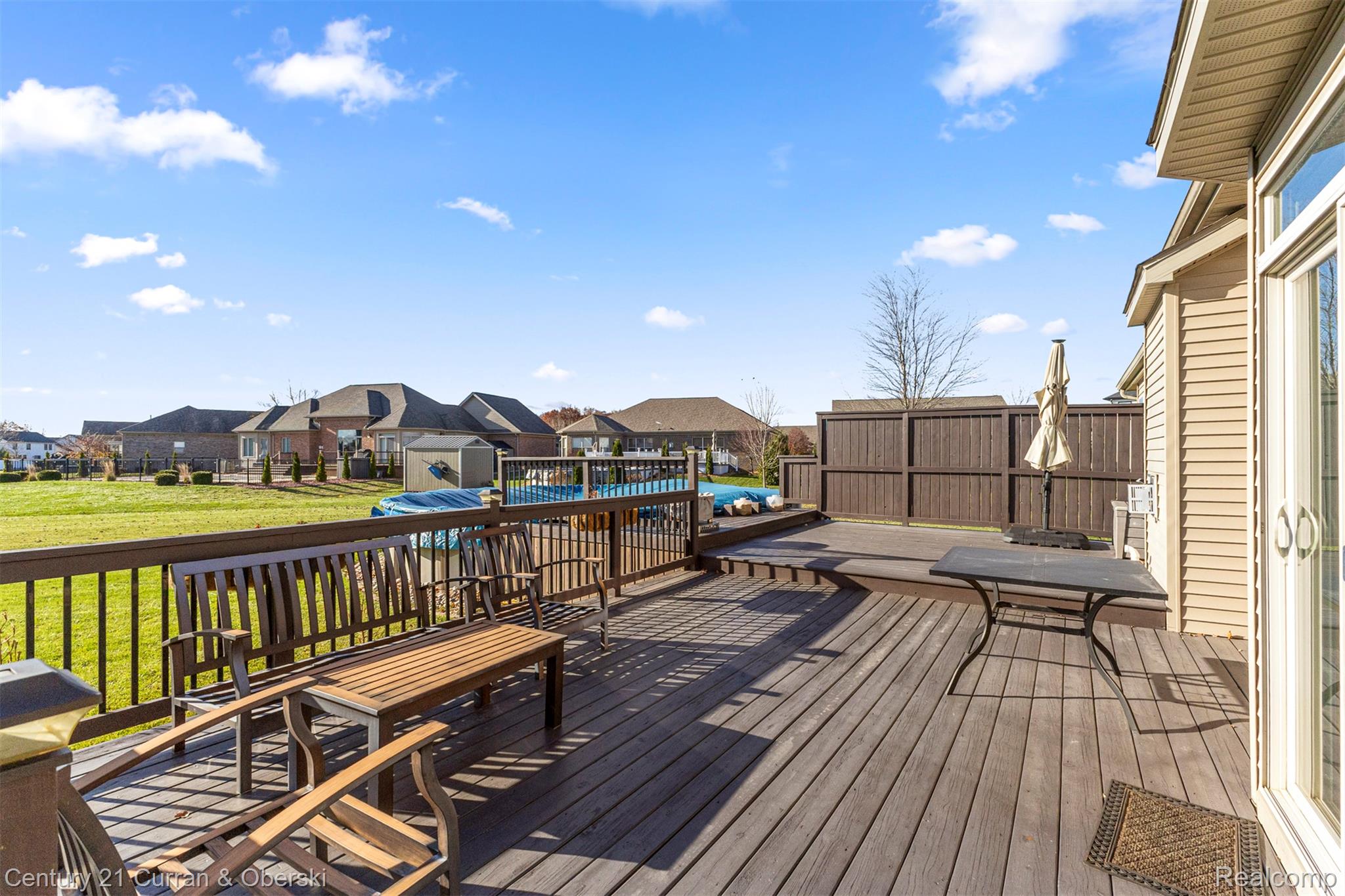 Monroe, Michigan, 48161, United States, 4 Bedrooms Bedrooms, ,3 BathroomsBathrooms,Residential,For Sale,1995376