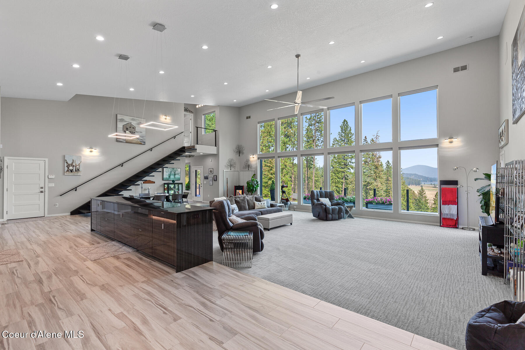 Coeur D'alene, Idaho, 83814, United States, 3 Bedrooms Bedrooms, ,Residential,For Sale,1942138