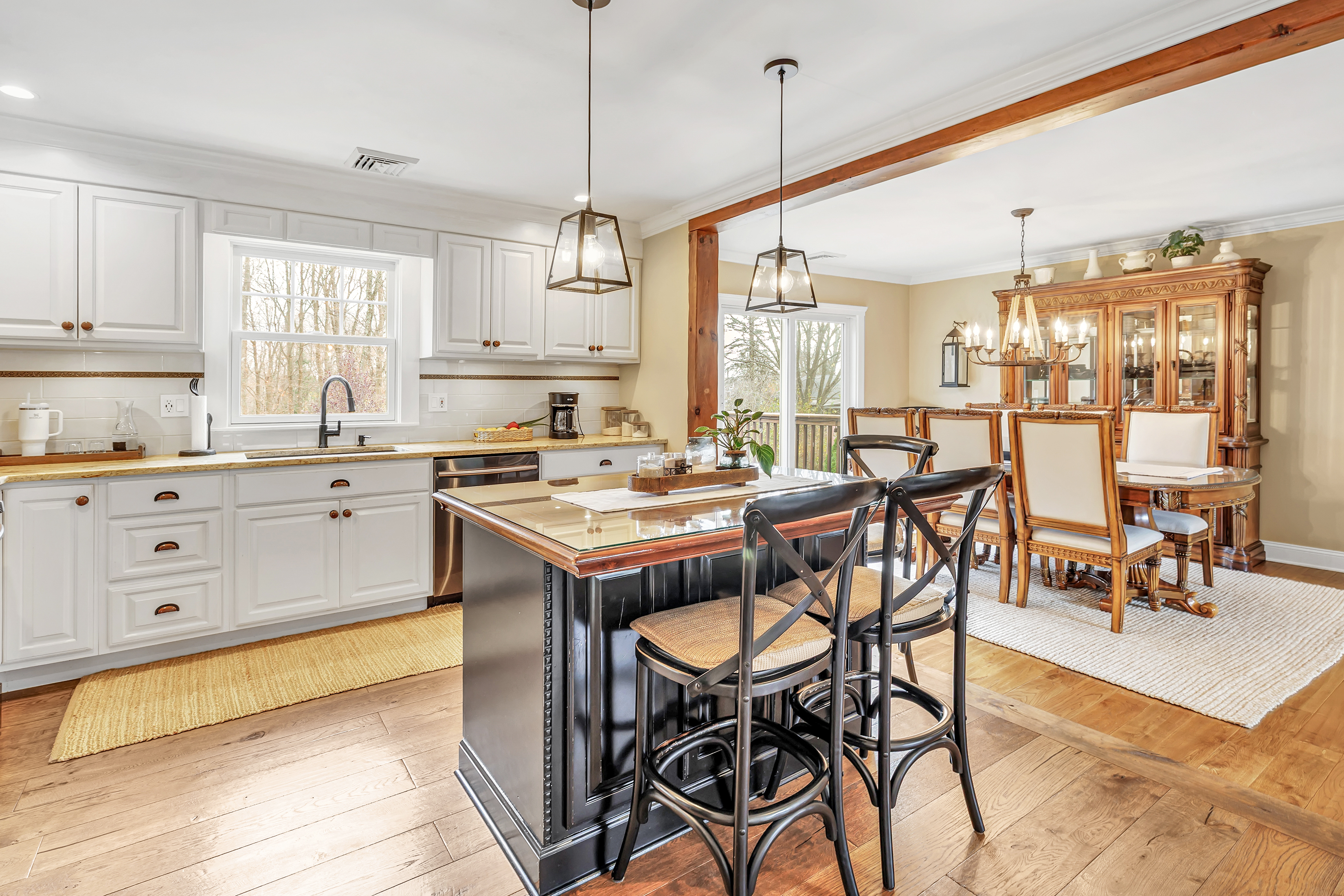 Danbury, Connecticut, 06811, United States, 10 Bedrooms Bedrooms, ,5 BathroomsBathrooms,Residential,For Sale,1992409