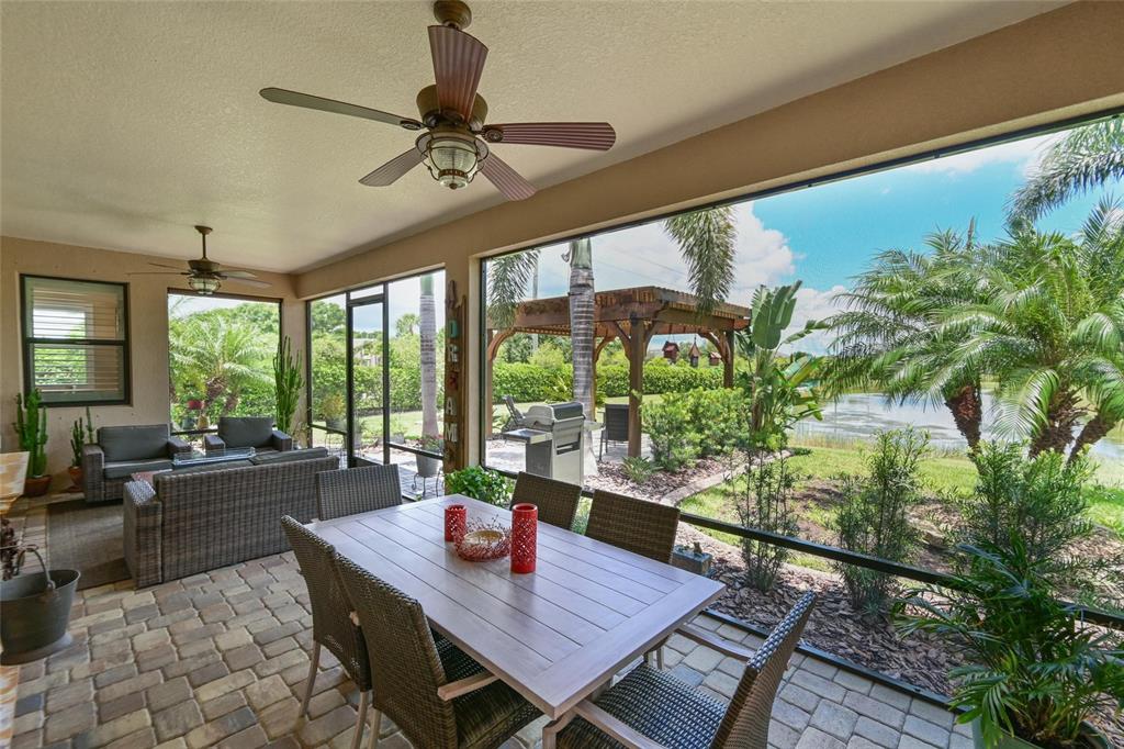 Bradenton, Florida, 34212, United States, 2 Bedrooms Bedrooms, ,2 BathroomsBathrooms,Residential,For Sale,1948137