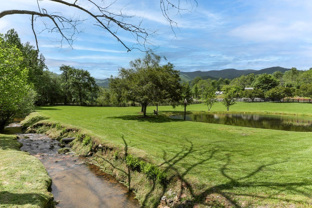 Hayesville, North Carolina, 28904, United States, 4 Bedrooms Bedrooms, ,4 BathroomsBathrooms,Residential,For Sale,1879650