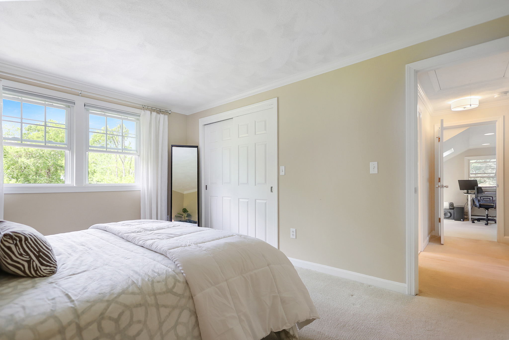 North Andover, Massachusetts, 01845, United States, 2 Bedrooms Bedrooms, ,2 BathroomsBathrooms,Residential,For Sale,2048413