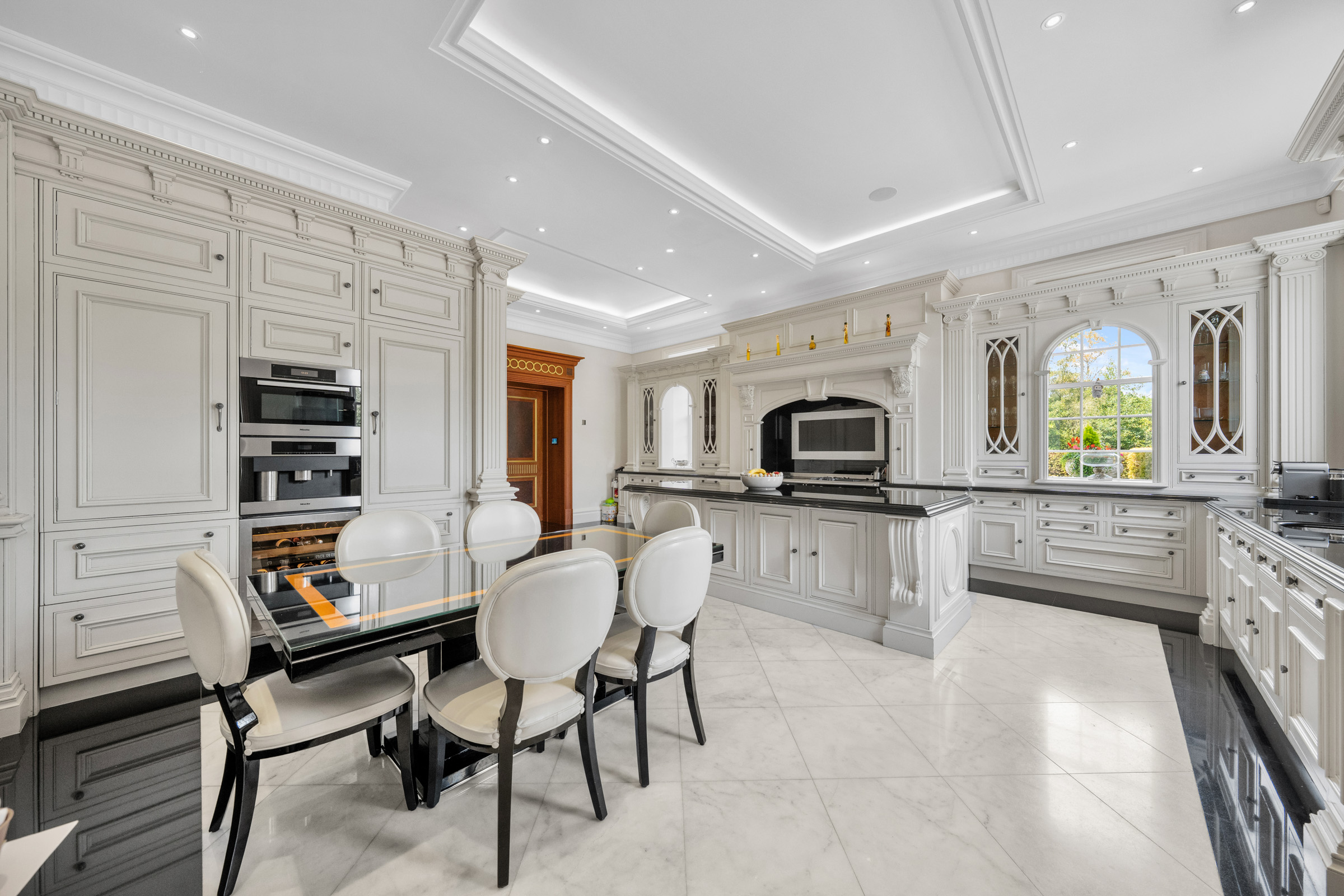  A Magnificent Eight-Bedroom Mansion in Wentworth Estate - 物件實景