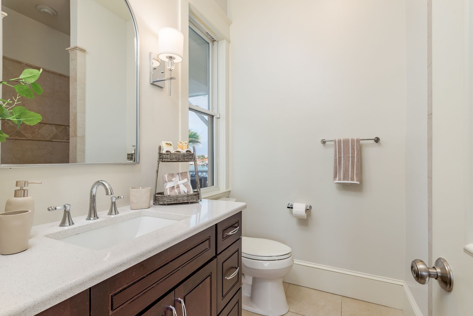 Clearwater, Florida, 33767, United States, 5 Bedrooms Bedrooms, ,5 BathroomsBathrooms,Residential,For Sale,1984474