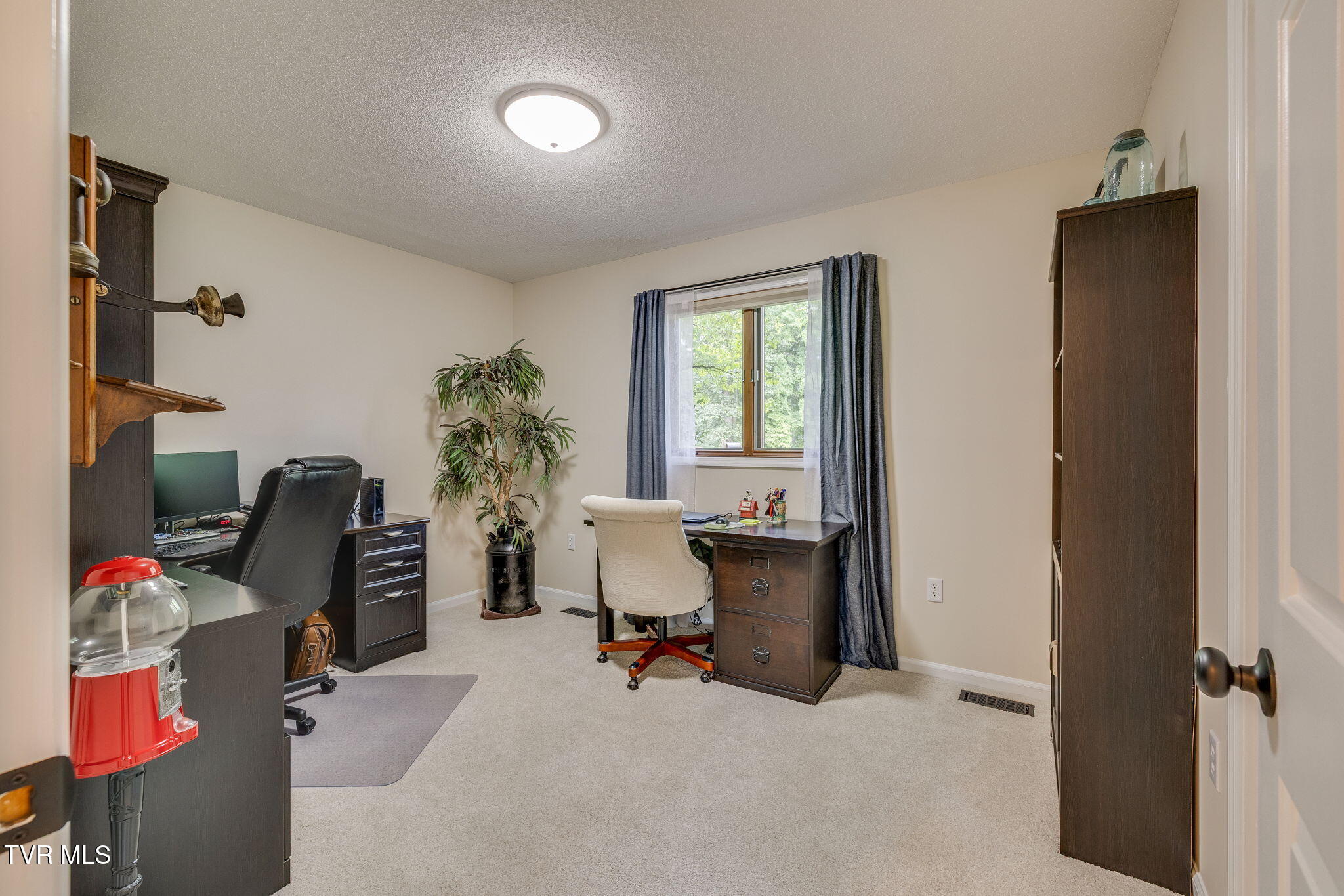 Kingsport, Tennessee, 37663, United States, 5 Bedrooms Bedrooms, ,3 BathroomsBathrooms,Residential,For Sale,1878184