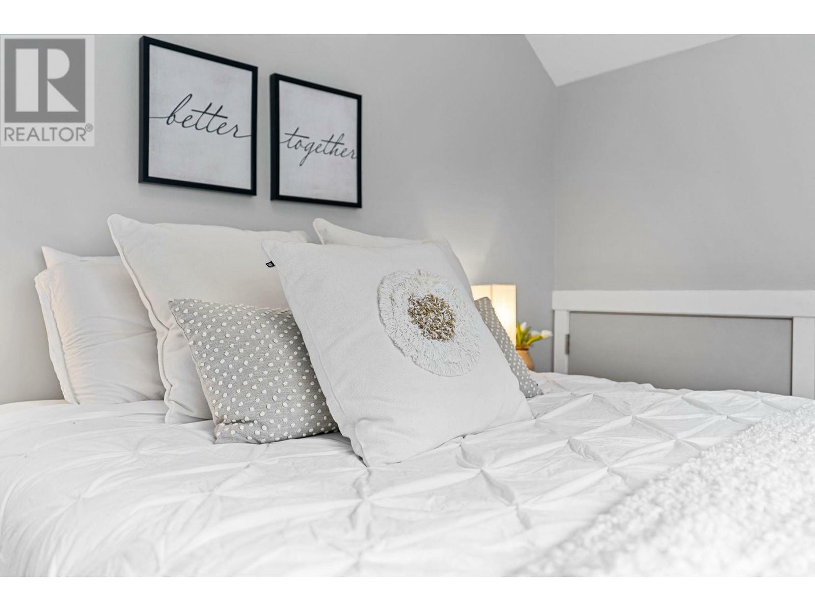 KELOWNA, British Columbia, V1Z 3R8, CA, 3 Bedrooms Bedrooms, ,2 BathroomsBathrooms,Residential,For Sale,1836675