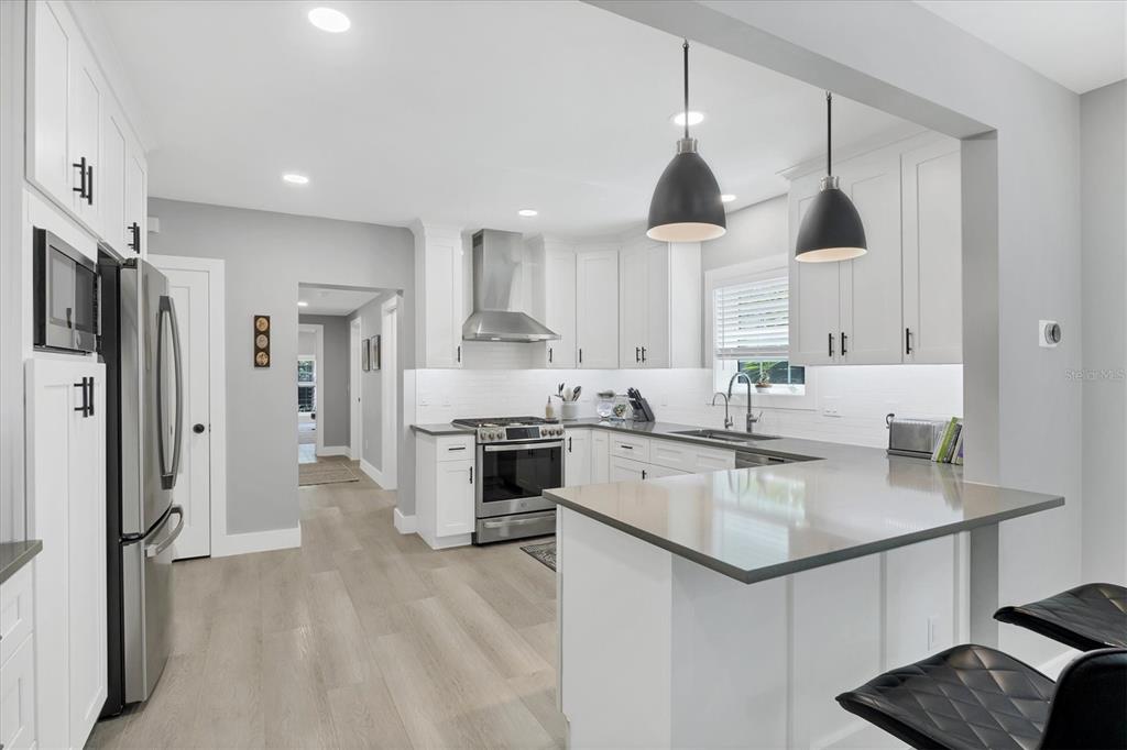 Sarasota, Florida, 34236, United States, 2 Bedrooms Bedrooms, ,2 BathroomsBathrooms,Residential,For Sale,1960747