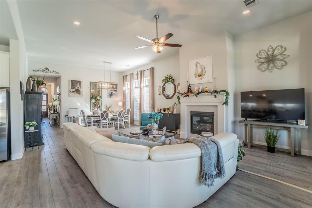 Midlothian, Texas, 76065, United States, 4 Bedrooms Bedrooms, ,4 BathroomsBathrooms,Residential,For Sale,2005390