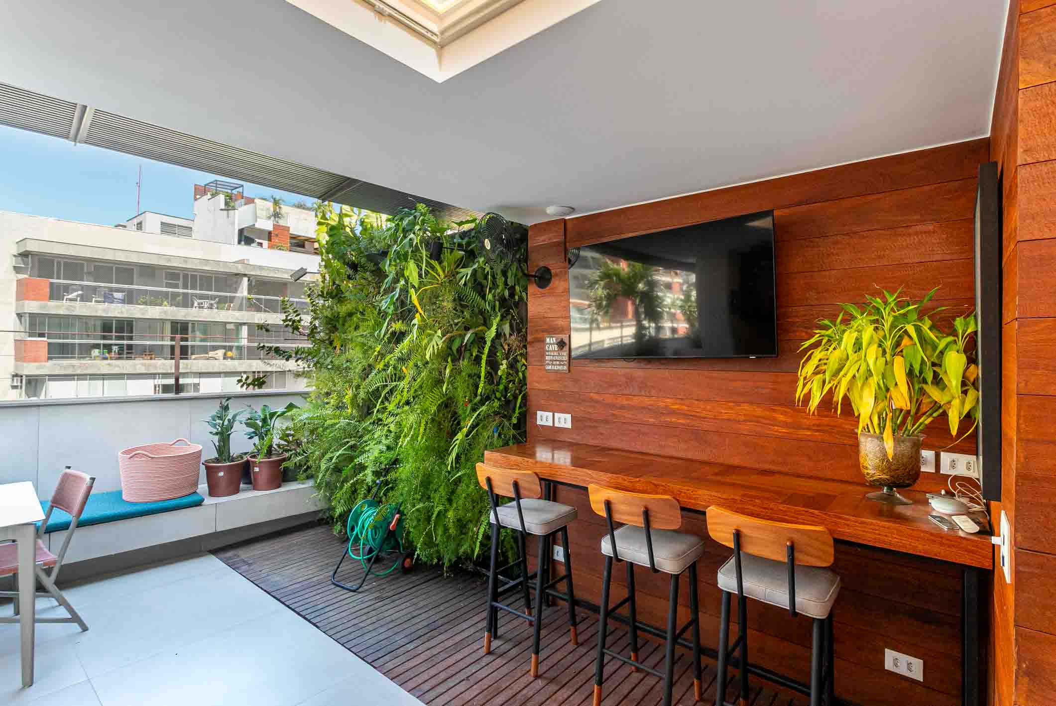  Renovated linear penthouse with terrace and Christ the Redeemer views - 物件實景
