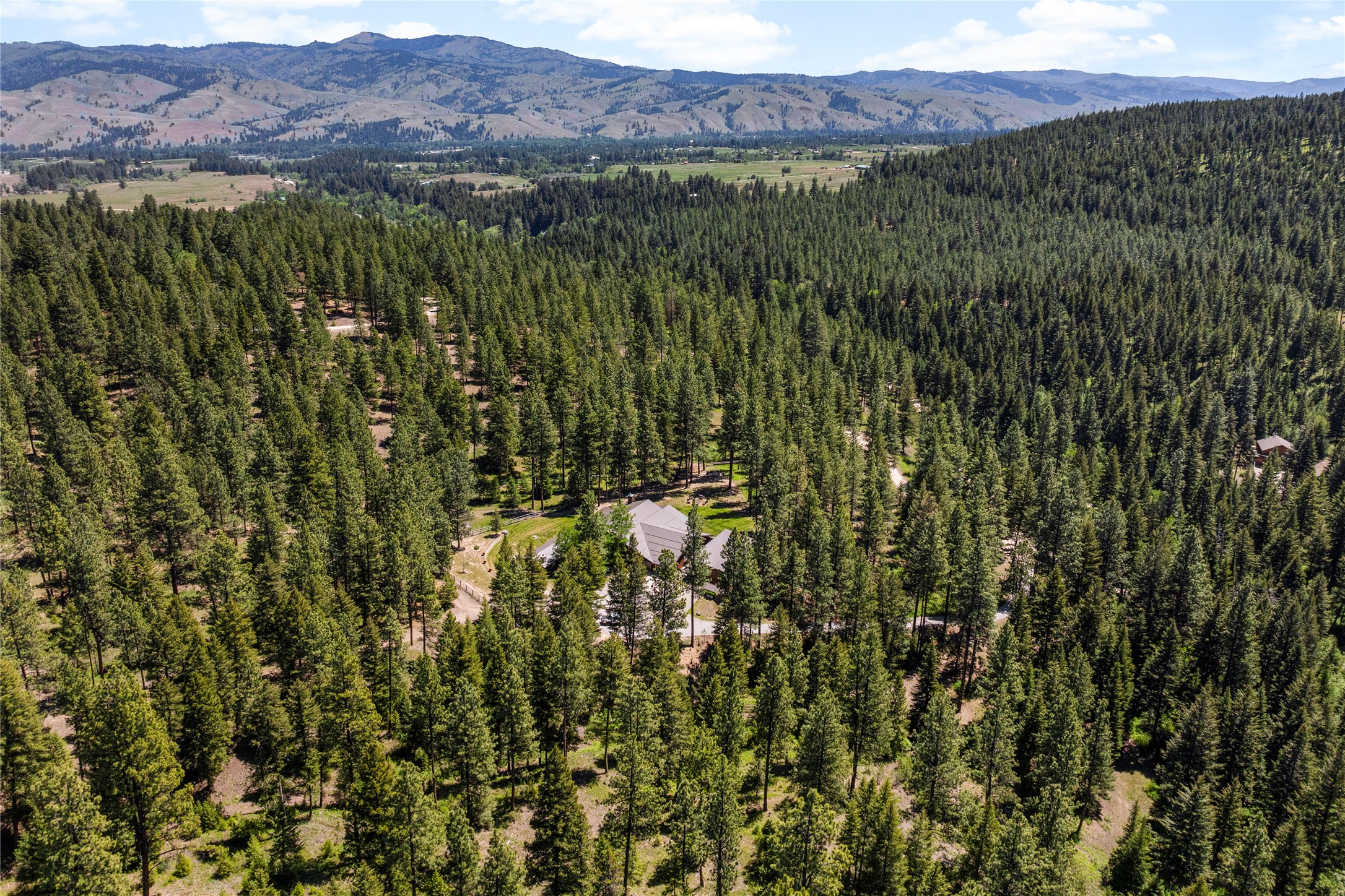  594 Bunkhouse Road - 物件實景