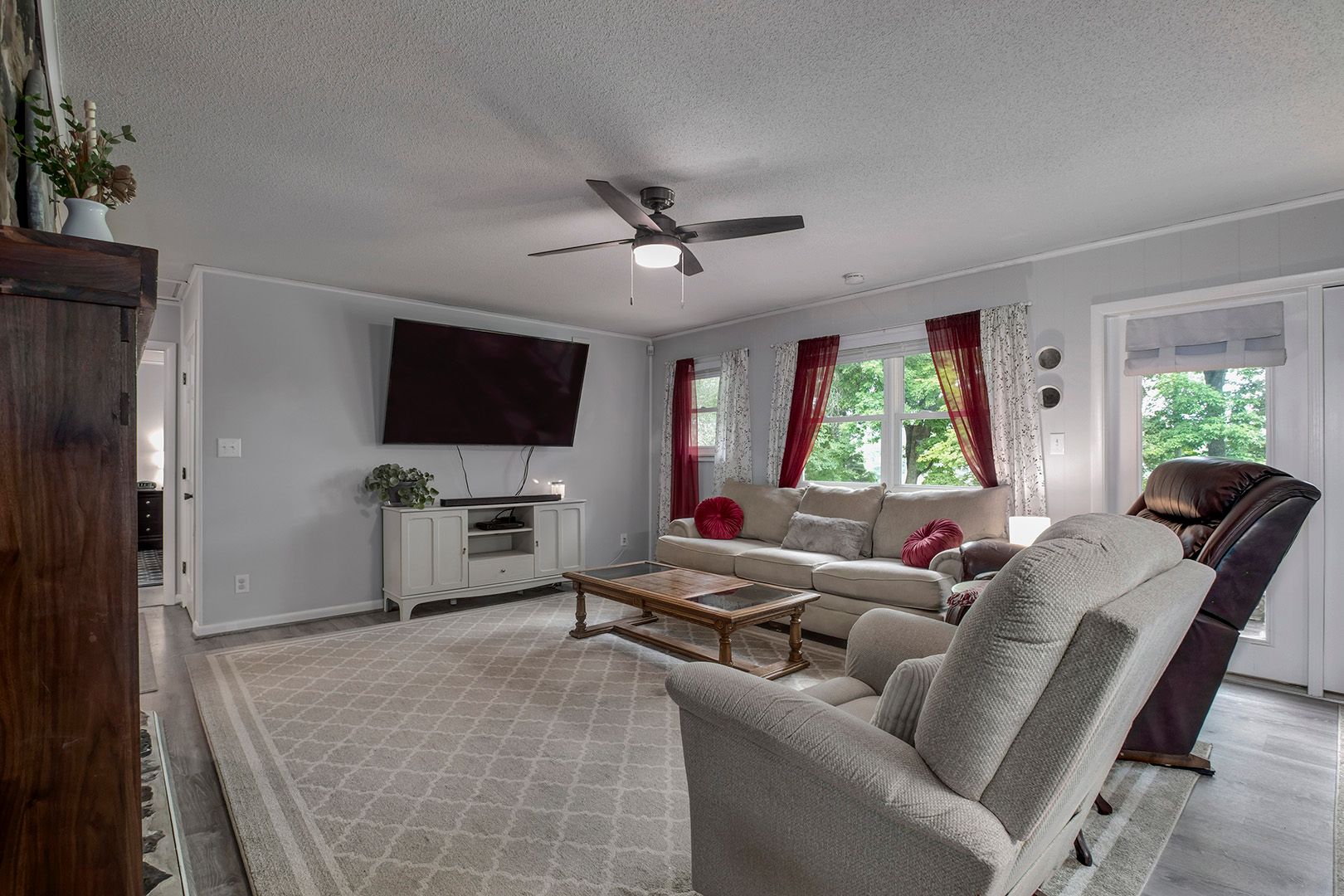 Harriman, Tennessee, 37748, United States, 3 Bedrooms Bedrooms, ,3 BathroomsBathrooms,Residential,For Sale,2011405