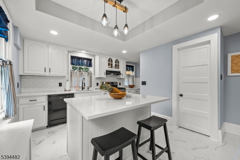 Plainfield City, New Jersey, 07060, United States, 6 Bedrooms Bedrooms, ,4 BathroomsBathrooms,Residential,For Sale,1989073