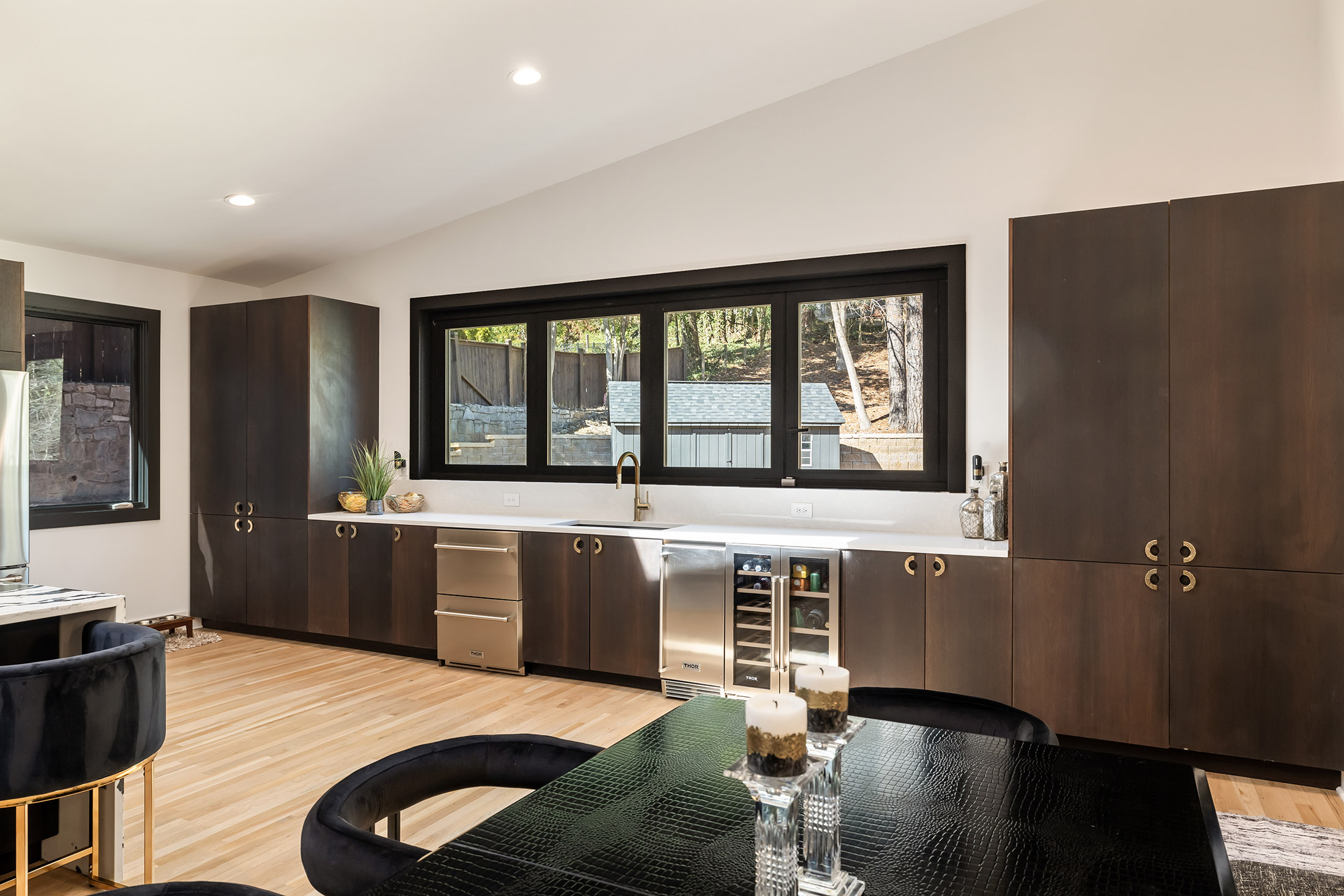  Beautifully Reimagined Mid-century Masterpiece Nestled in the Heart of Vinings - 物件實景