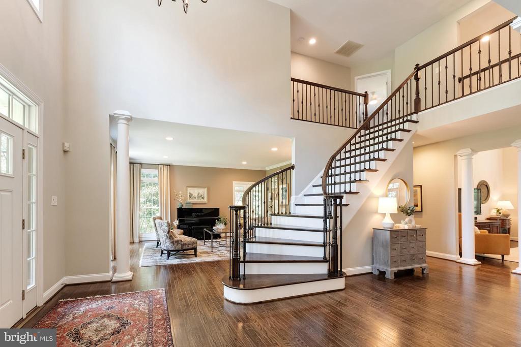 Vienna, Virginia, 22182, United States, 5 Bedrooms Bedrooms, ,6 BathroomsBathrooms,Residential,For Sale,1943879