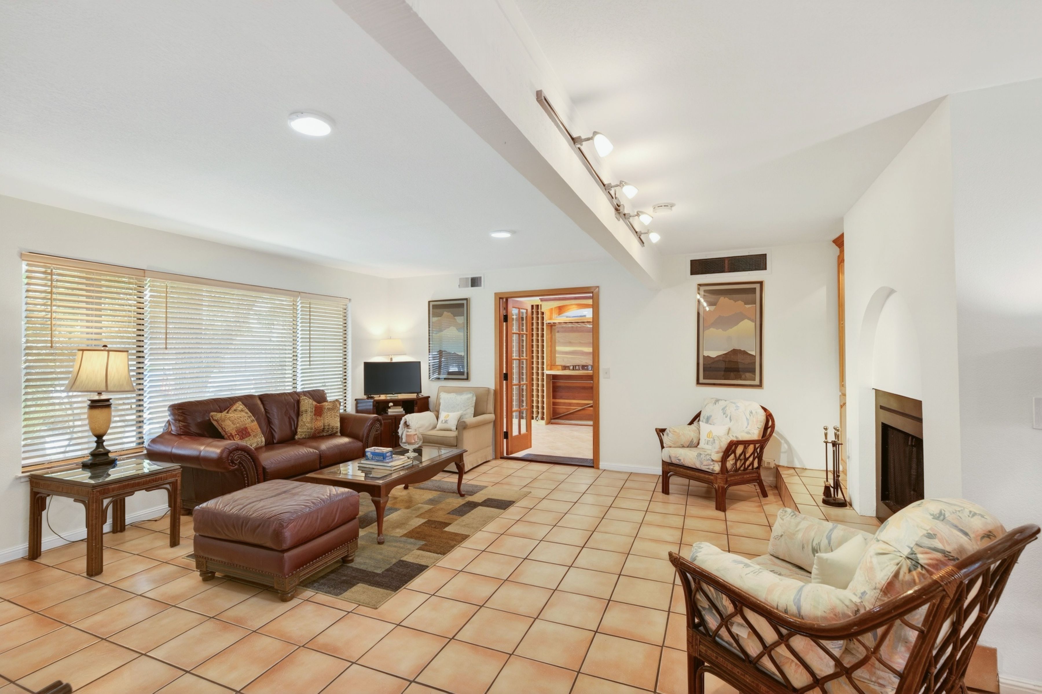  847 W. Spain Street, #8 - 物件實景