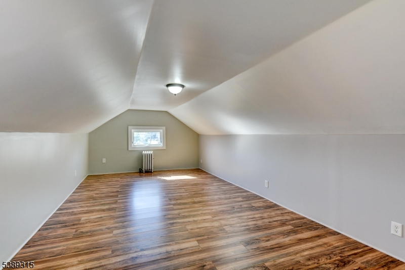 Berkeley Heights Twp., New Jersey, 07922, United States, 3 Bedrooms Bedrooms, ,1 BathroomBathrooms,Residential,For Sale,1994773