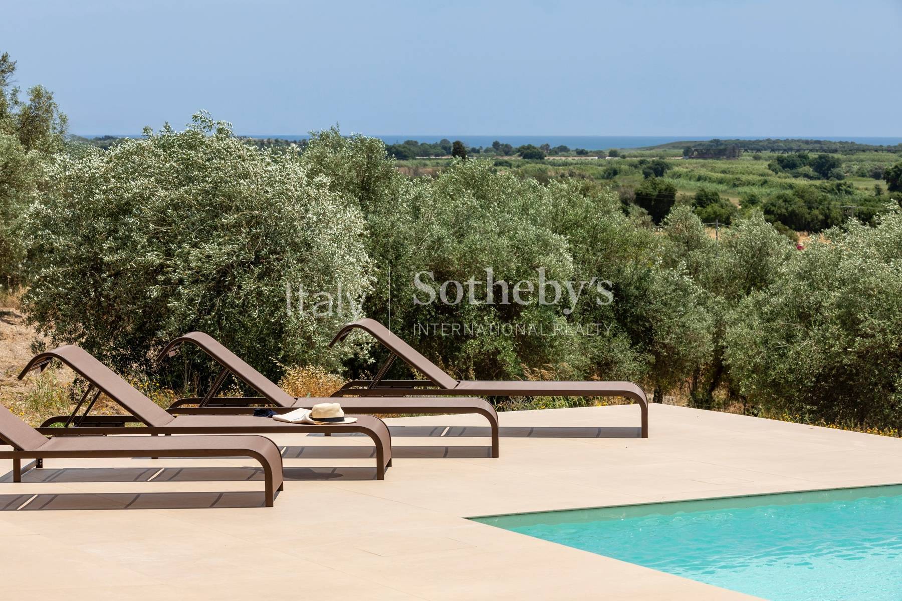  Designer villa with pool in the Noto countryside - 物件實景