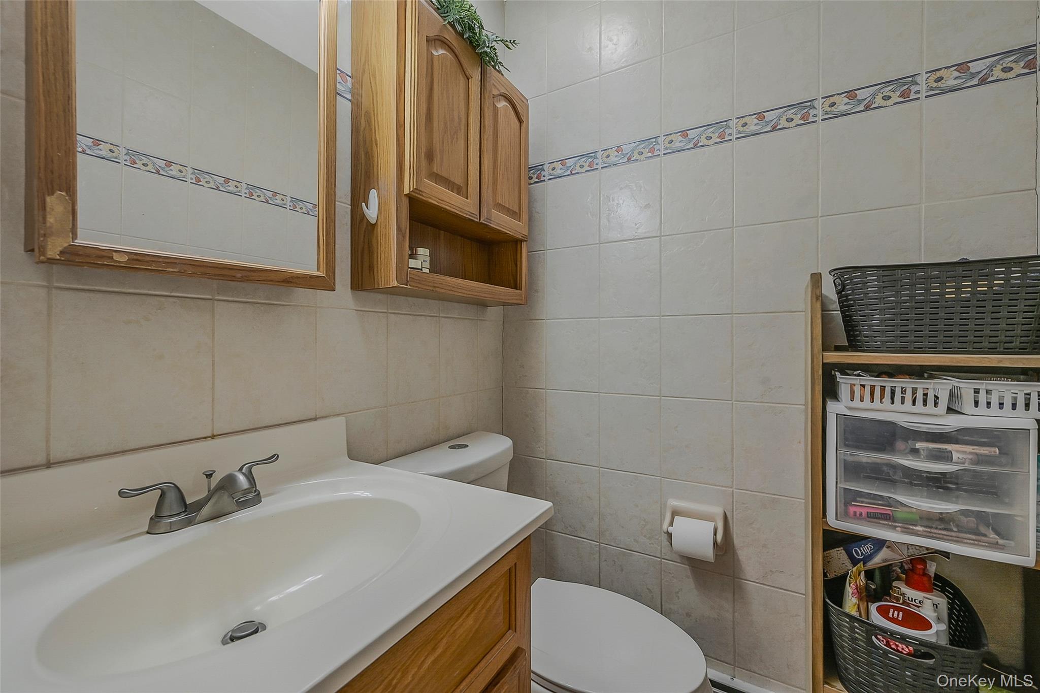 Selden, New York, 11784, United States, 3 Bedrooms Bedrooms, ,2 BathroomsBathrooms,Residential,For Sale,1988093