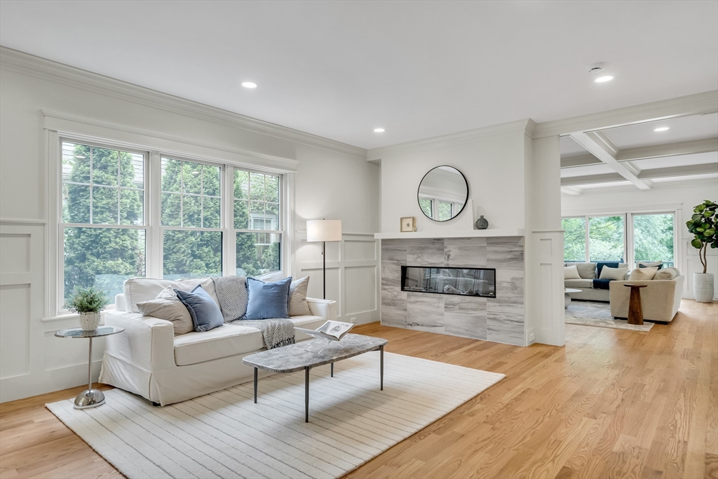 Lexington, Massachusetts, 02421, United States, 5 Bedrooms Bedrooms, ,5 BathroomsBathrooms,Residential,For Sale,1849755