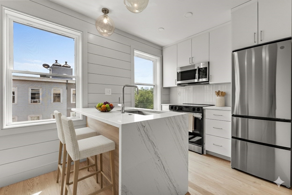 Boston, Massachusetts, 02128, United States, 1 Bedroom Bedrooms, ,2 BathroomsBathrooms,Residential,For Sale,1976553