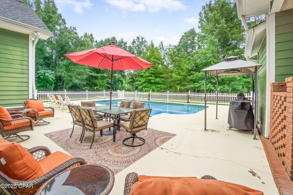 Malone, Florida, 32445, United States, 3 Bedrooms Bedrooms, ,3 BathroomsBathrooms,Residential,For Sale,1974883