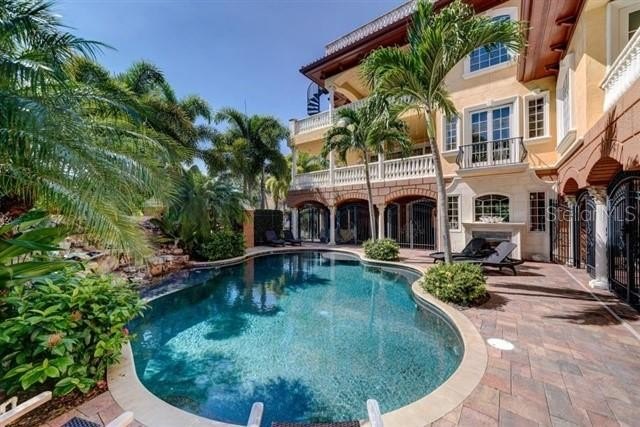 CLEARWATER BEACH, Florida, 33767, United States, 5 Bedrooms Bedrooms, ,6 BathroomsBathrooms,Residential,For Sale,1977061