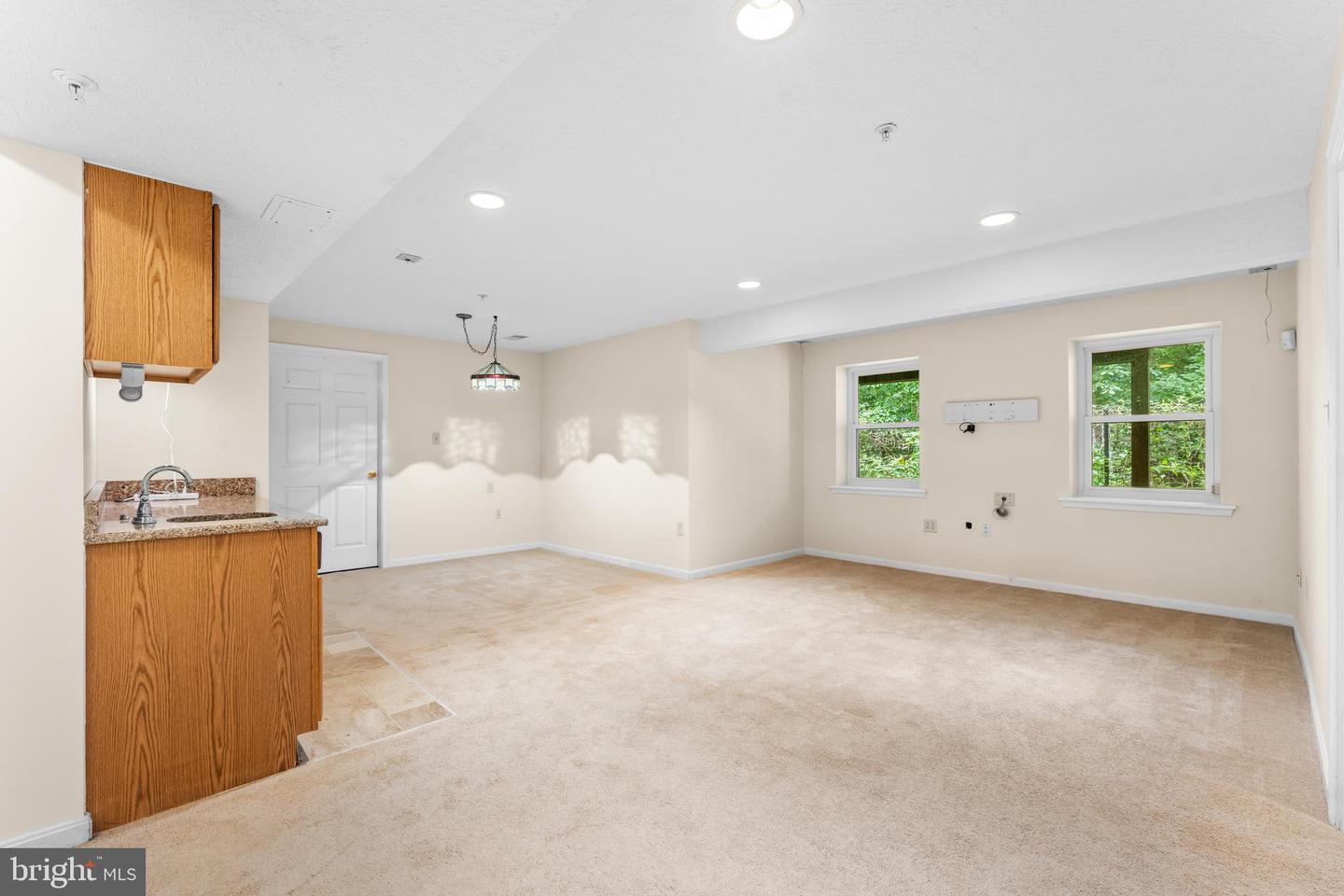 Clinton, Maryland, 20735, United States, 5 Bedrooms Bedrooms, ,5 BathroomsBathrooms,Residential,For Sale,1907711