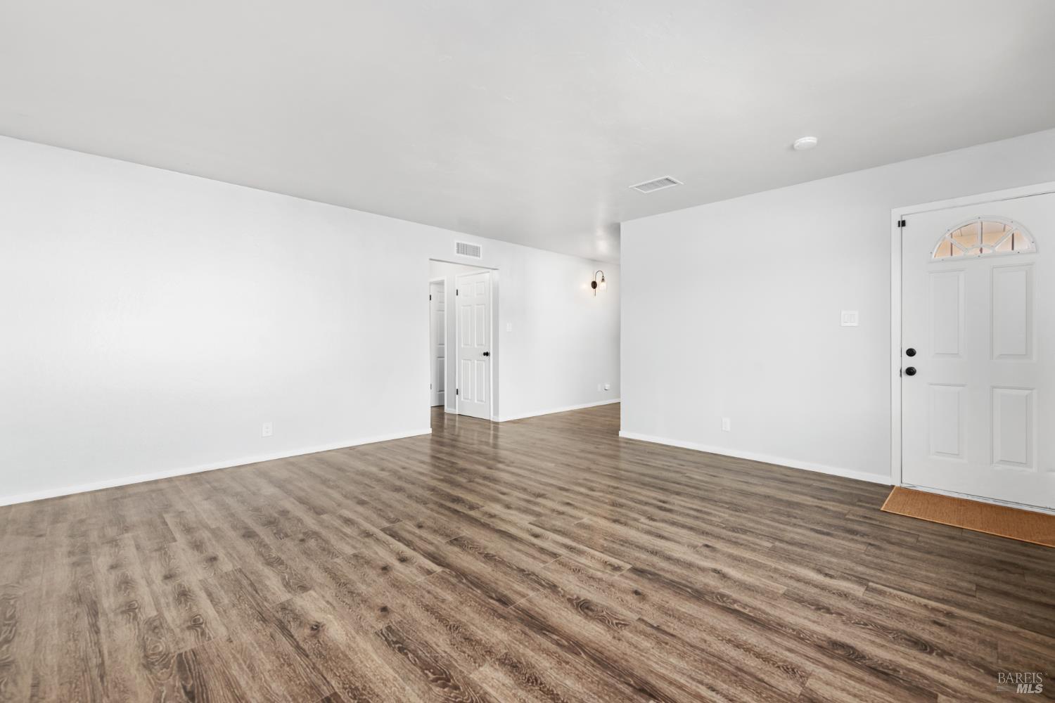 Vacaville, California, 95688, United States, 3 Bedrooms Bedrooms, ,2 BathroomsBathrooms,Residential,For Sale,2009088