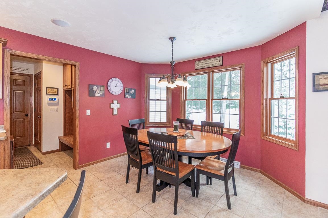 New London, Wisconsin, 54961-8857, United States, 4 Bedrooms Bedrooms, ,4 BathroomsBathrooms,Residential,For Sale,2001494